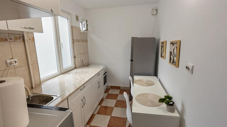 Apartament cu 2 camere decomandat, mobilat în Cantemir