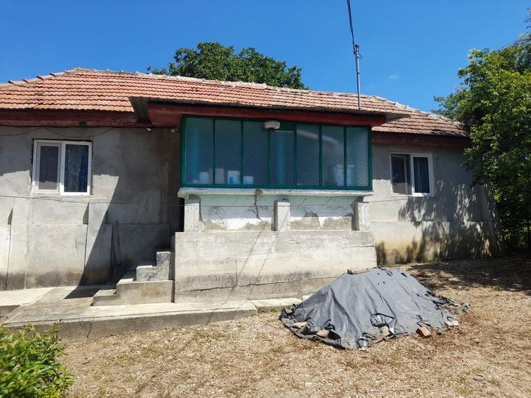 Casă cu 3 camere în Central