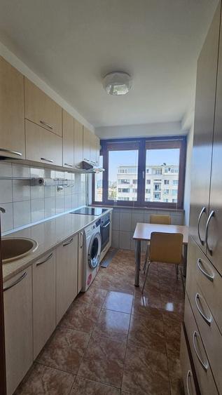 Apartament cu 3 camere decomandat, mobilat în Basarab