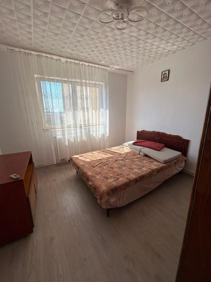 Apartament cu 2 camere decomandat în Sat Vacanță