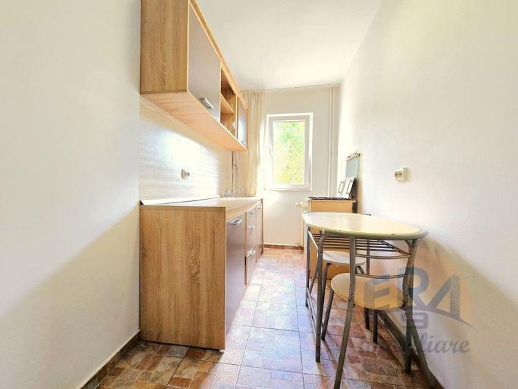 Apartament cu 2 camere semidecomandat, mobilat în Rogerius
