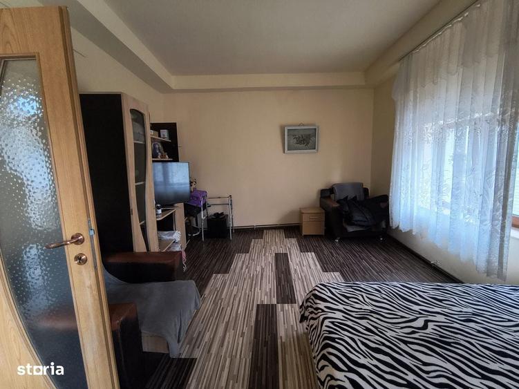 Apartament cu 3 camere decomandat în Peninsula