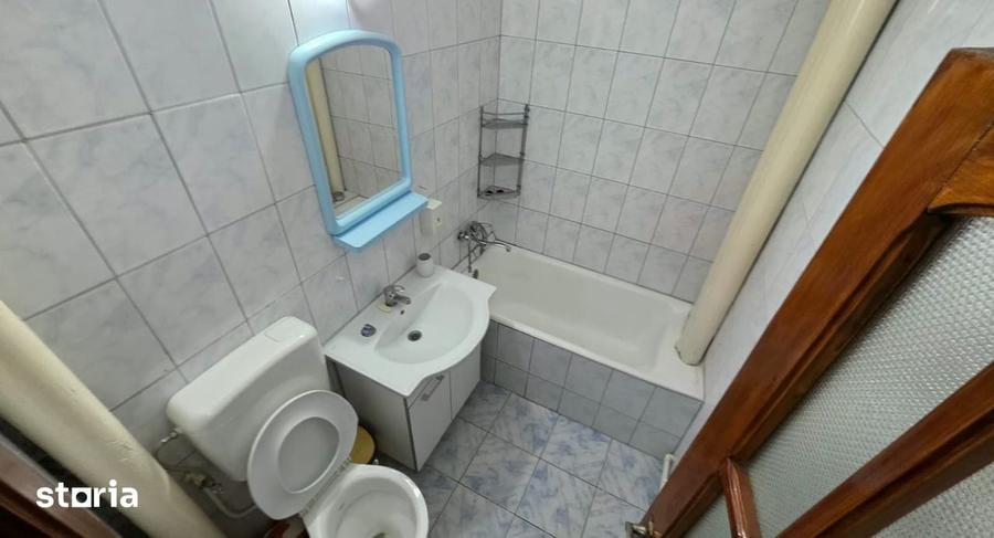 Garsonieră decomandată în Central