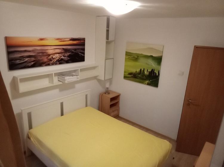 Apartament cu 3 camere semidecomandat în Titan