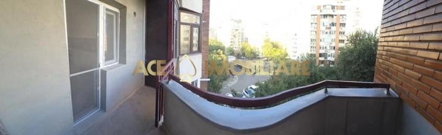 Apartament cu 3 camere semidecomandat, mobilat în Berceni