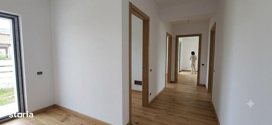 Casă cu 4 camere în Domnești