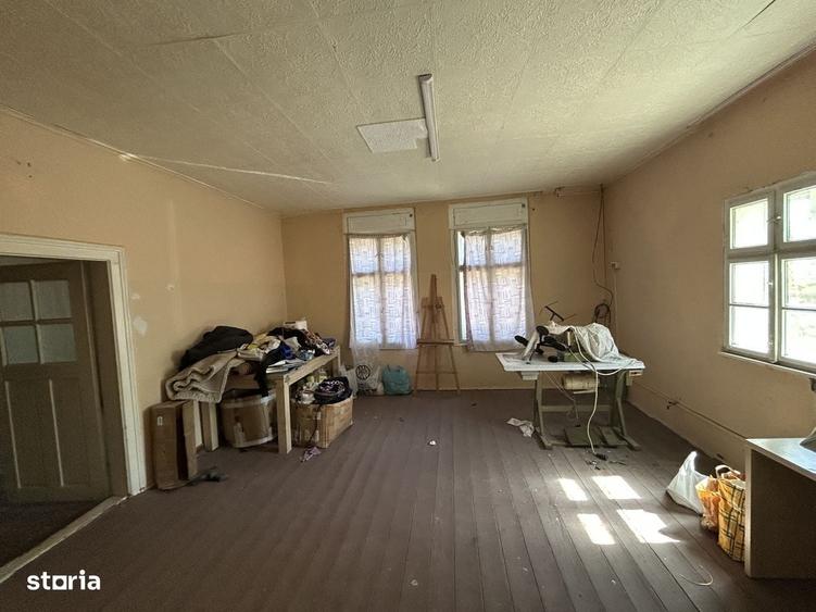Casă cu 4 camere decomandat cu Teren 1812 Mp în Zădăreni