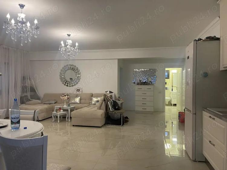 Apartament cu 3 camere decomandat în Mazepa 2