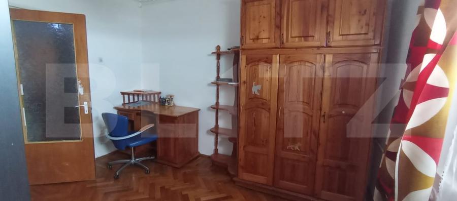 Apartament cu 4 camere decomandat, mobilat în Sud