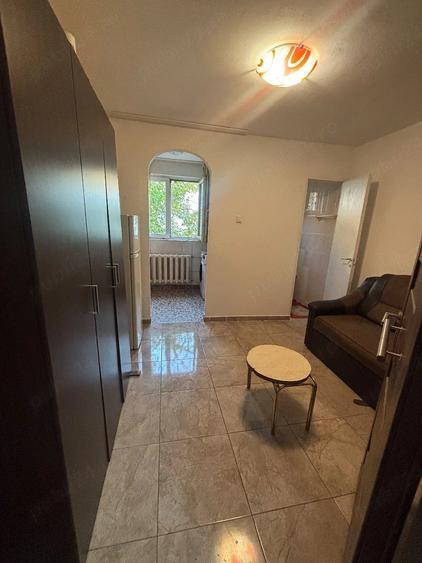 Garsonieră decomandată în Viilor
