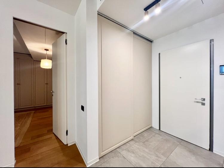 Apartament cu 3 camere semidecomandat, mobilat în Herăstrău