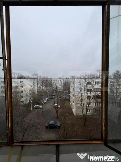 Apartament cu 4 camere semidecomandat în Nord