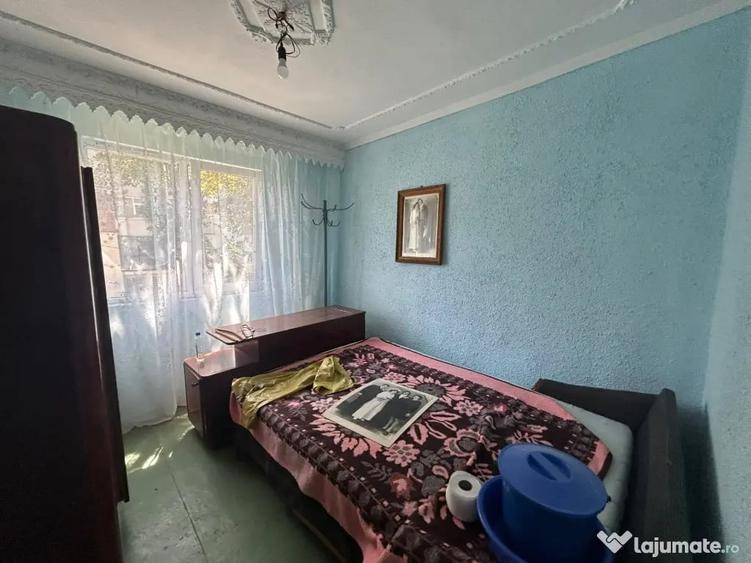 Apartament cu 2 camere decomandat în Viziru 1
