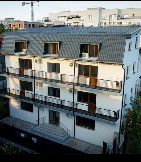 Casă individuală cu 8 camere cu Canalizare în Timpuri Noi
