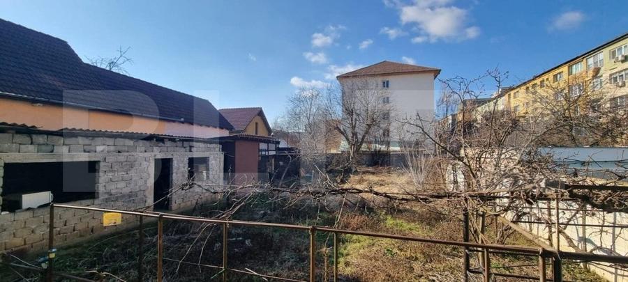 Casă individuală cu 6 camere cu Garaj în Cetate