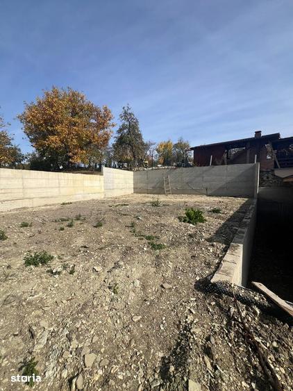 Casă cu 4 camere cu Teren 487 Mp în Central
