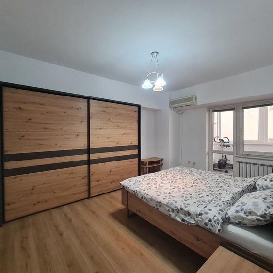 Apartament cu 3 camere decomandat în Băneasa
