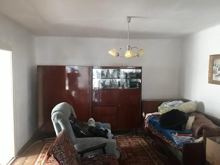Casă cu 3 camere cu Teren 4000 Mp în Popești