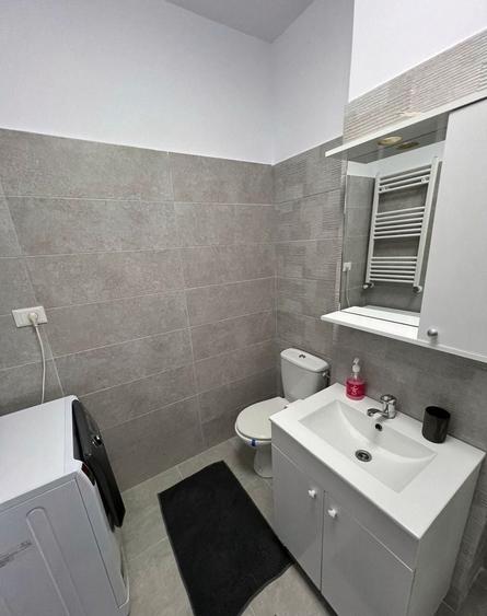 Apartament cu 2 camere decomandat în Titan
