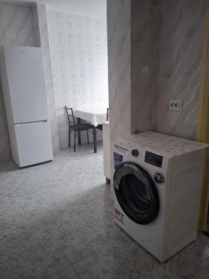 Apartament cu 2 camere decomandat în Precista