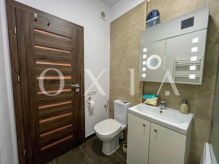 Apartament cu 3 camere semidecomandat în Girocului