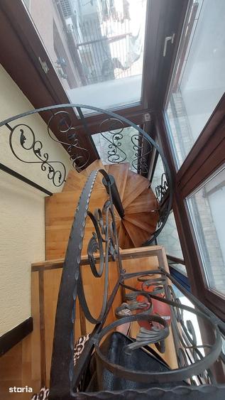 Casă cu 8 camere cu Teren 80 Mp în Ultracentral