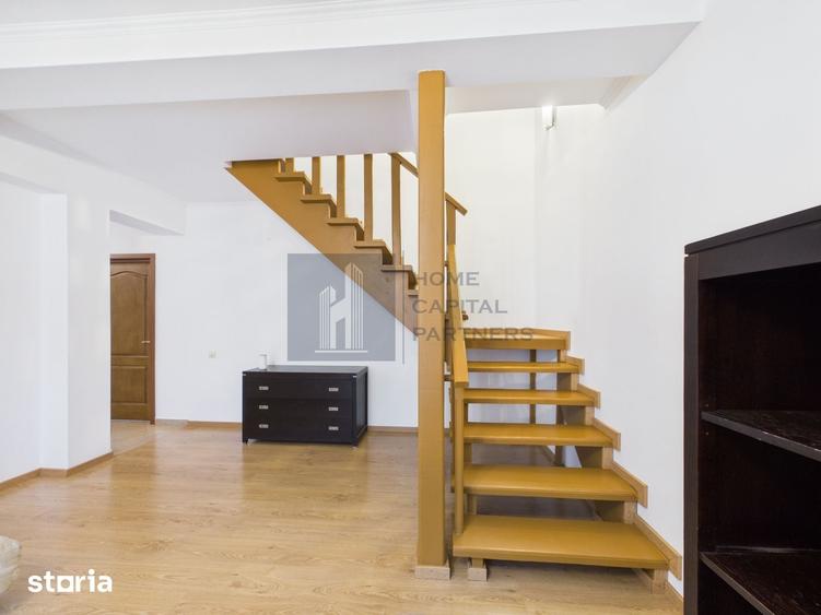 Casă cu 5 camere cu Teren 549 Mp în Corbeanca