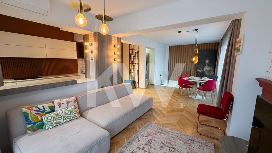 Apartament cu 4 camere decomandat, mobilat în Tractorul