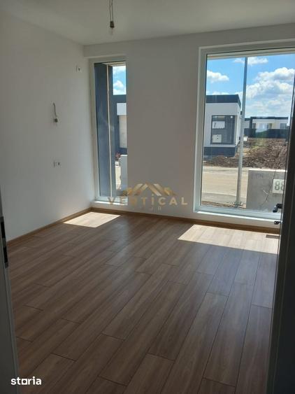 Apartament cu 3 camere în Berceni
