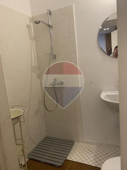 Apartament cu 4 camere decomandat, mobilat în Dacia
