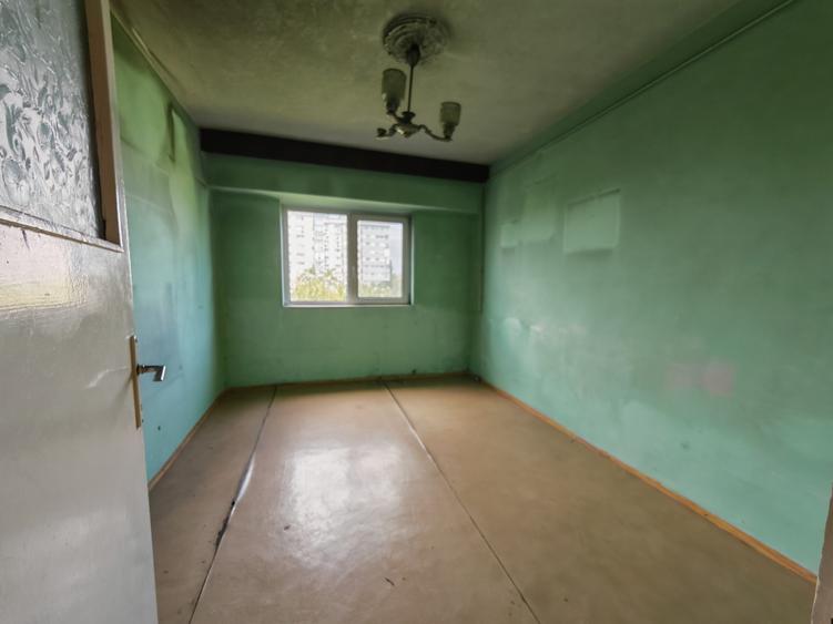 Apartament cu 3 camere decomandat în Faleza Nord