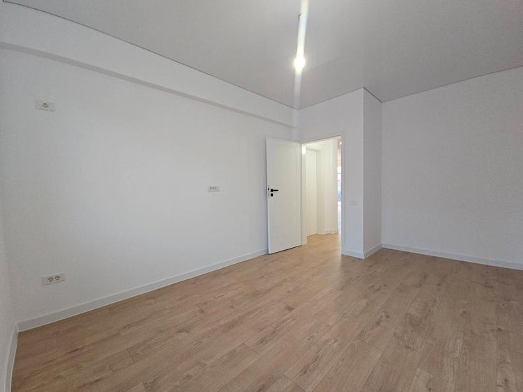 Apartament cu 3 camere decomandat în Dobroești