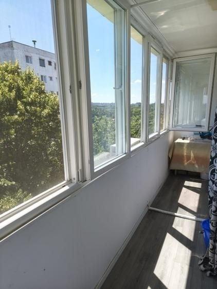 Apartament cu 2 camere semidecomandat, mobilat în Berceni