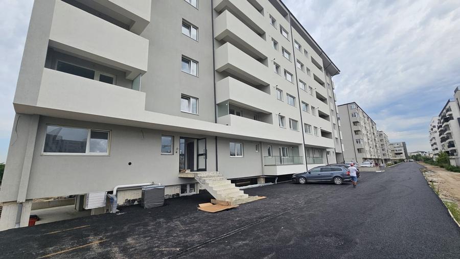 Apartament cu 3 camere decomandat în Berceni