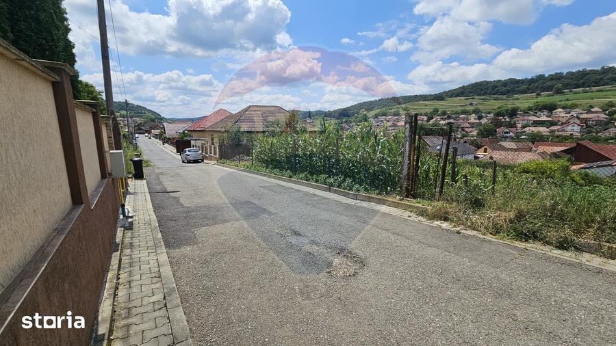 Teren de 1103 mp, în Terezian