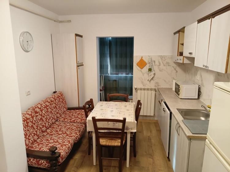 Apartament cu 2 camere decomandat în Milcov
