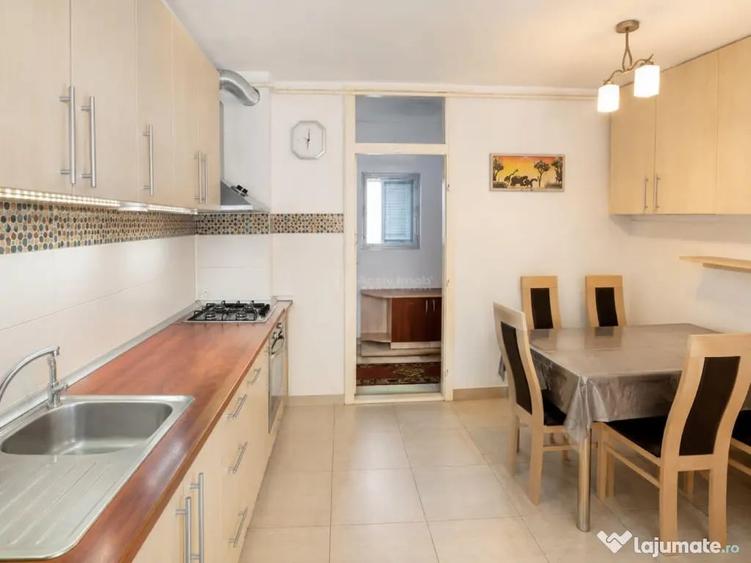 Apartament cu 4 camere decomandat în Ultracentral