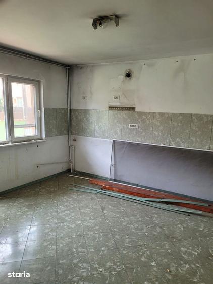 Casă cu 6 camere cu Teren 511 Mp în Central