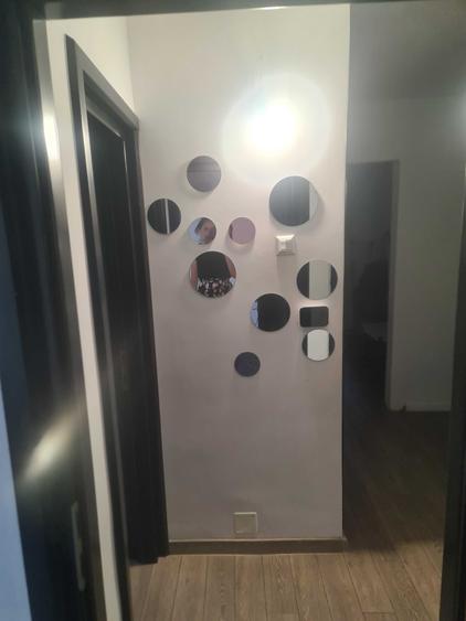 Apartament cu 3 camere decomandat în 1 Mai