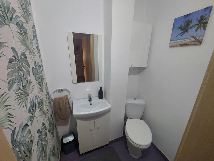 Proprietar, vand apartament 3 camere, et.2, str. B.P. Hasdeu - 6