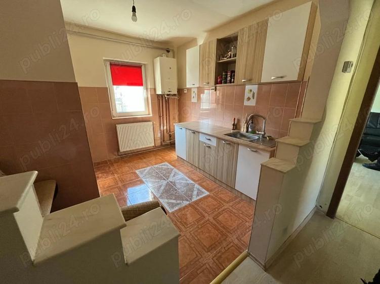 Apartament cu 4 camere decomandat în Central