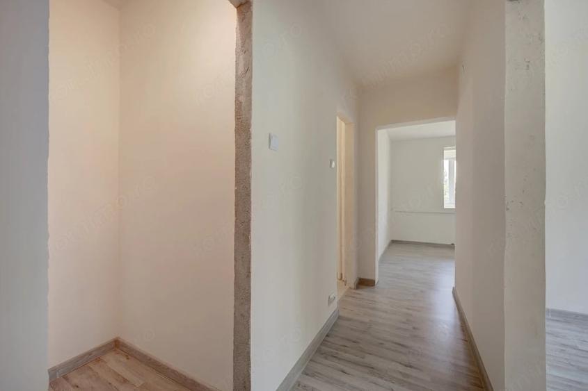 Apartament cu 3 camere semidecomandat în Baba Novac