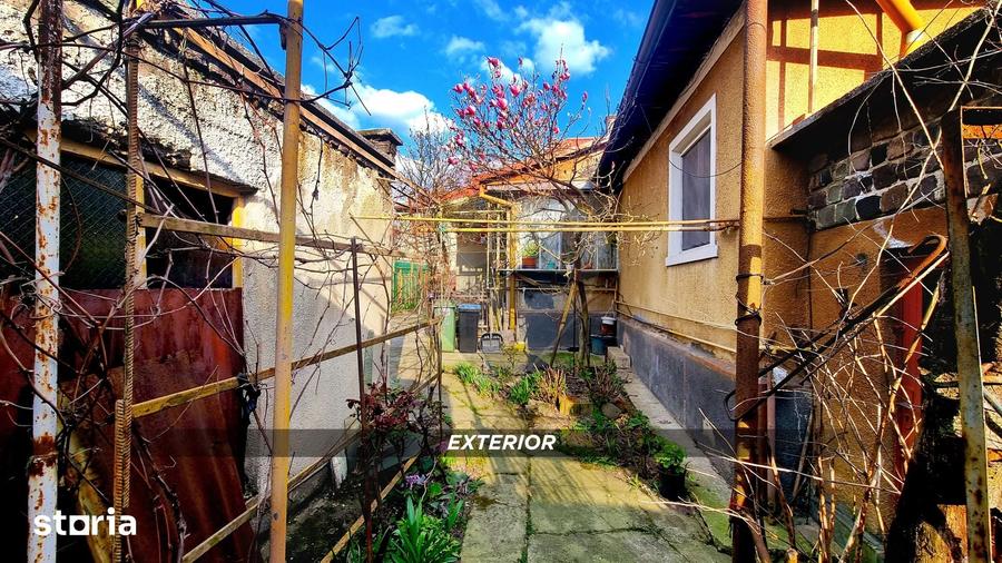 Casă cu 4 camere cu Teren 489 Mp în Central