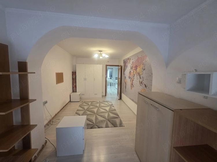 Apartament cu 3 camere decomandat în Mărăști