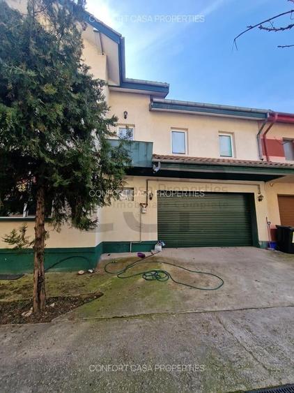 Casă cu 7 camere cu Teren 414 Mp în Splaiul Unirii