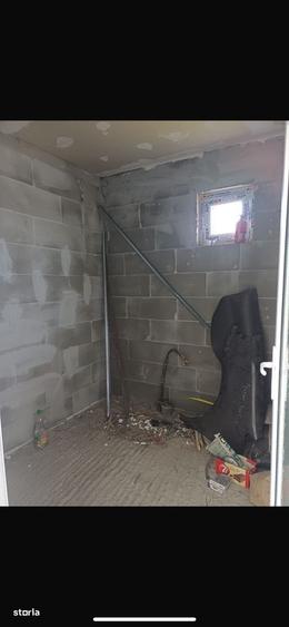 Casă cu 4 camere cu Teren 400 Mp în Central