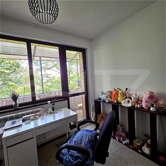 Apartament cu 4 camere decomandat, mobilat în Micro 16