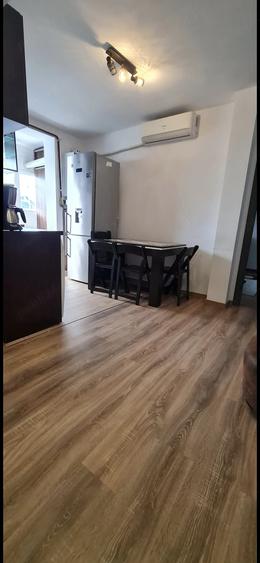 Apartament cu 2 camere decomandat în Precista