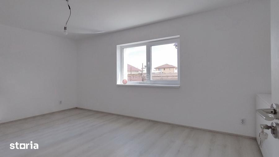 Casă cu 3 camere cu Teren 500 Mp în Noua