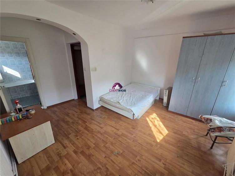 Garsonieră semidecomandată în Central